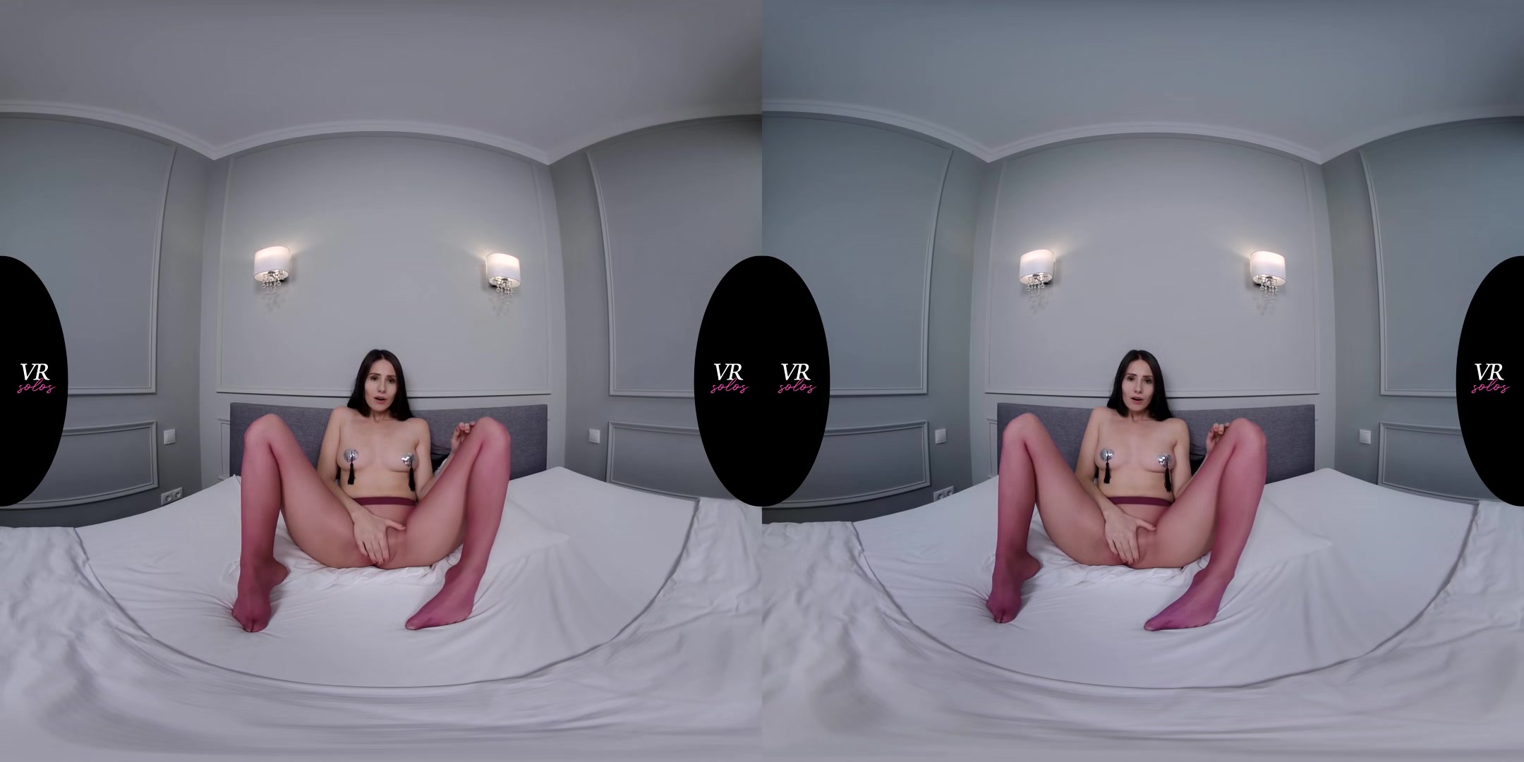 Vanessa’S First Vr Experience - Cute Brunette Solo