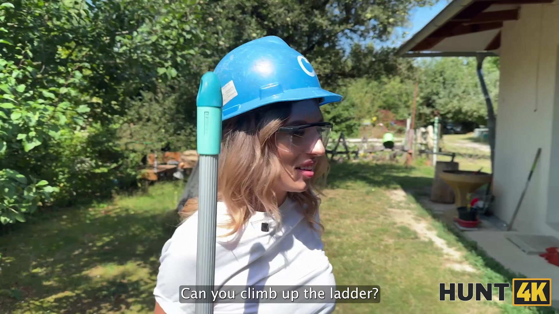 HUNT4K. Sexy handywoman Fanta Sie was seduced by a rich Hunter and fucked in his backyard
