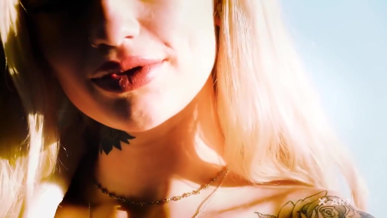 Alex Grey In In Malibu 4k 60fps