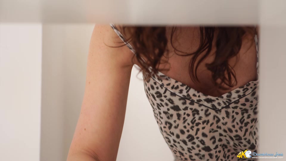 Toni Lace in Milf Downblouse Fantasy - DownblouseJerk