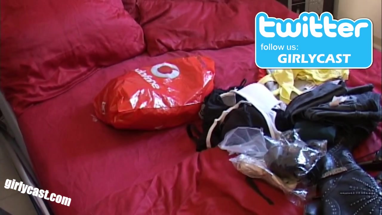 Emmi's Quicky With Her Cuckold