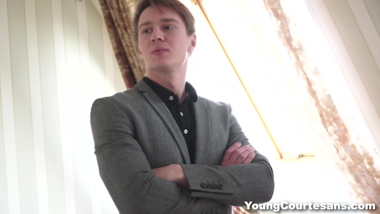 Young Courtesans - Iva Zan - Courtesan plays it perfectly