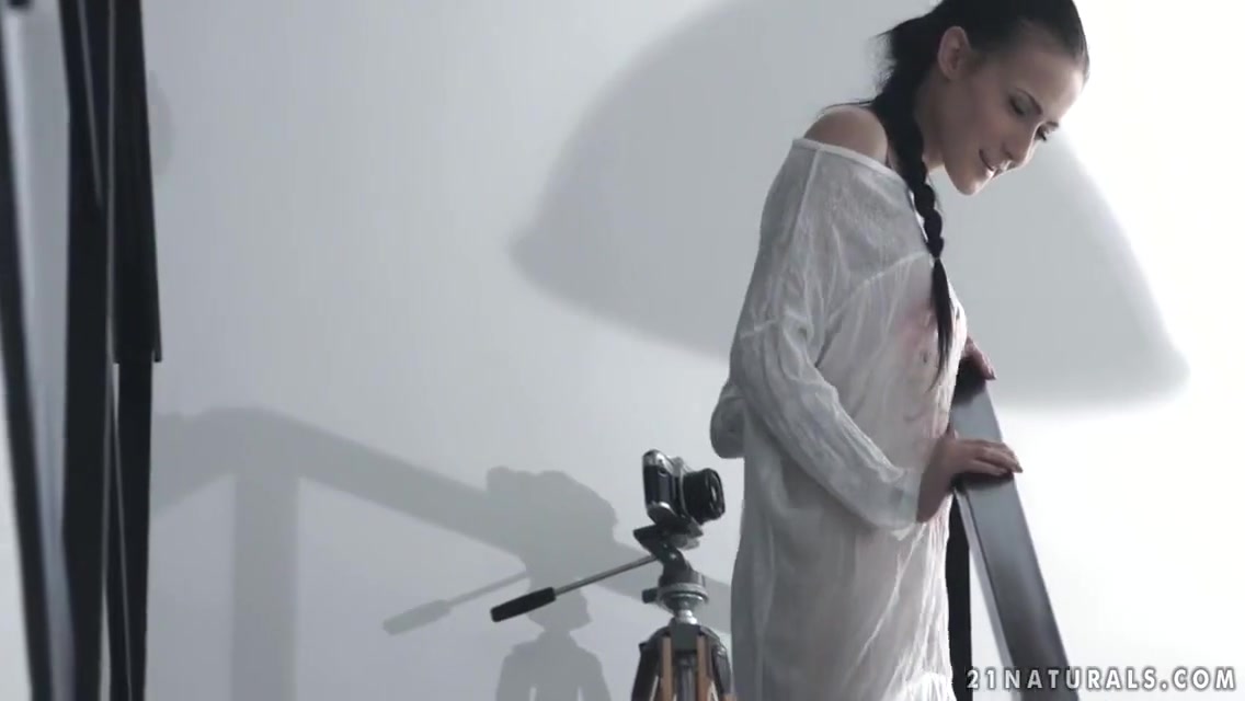 Nicole Love In Needs A Big Dick Up To Her Ass 6 Min