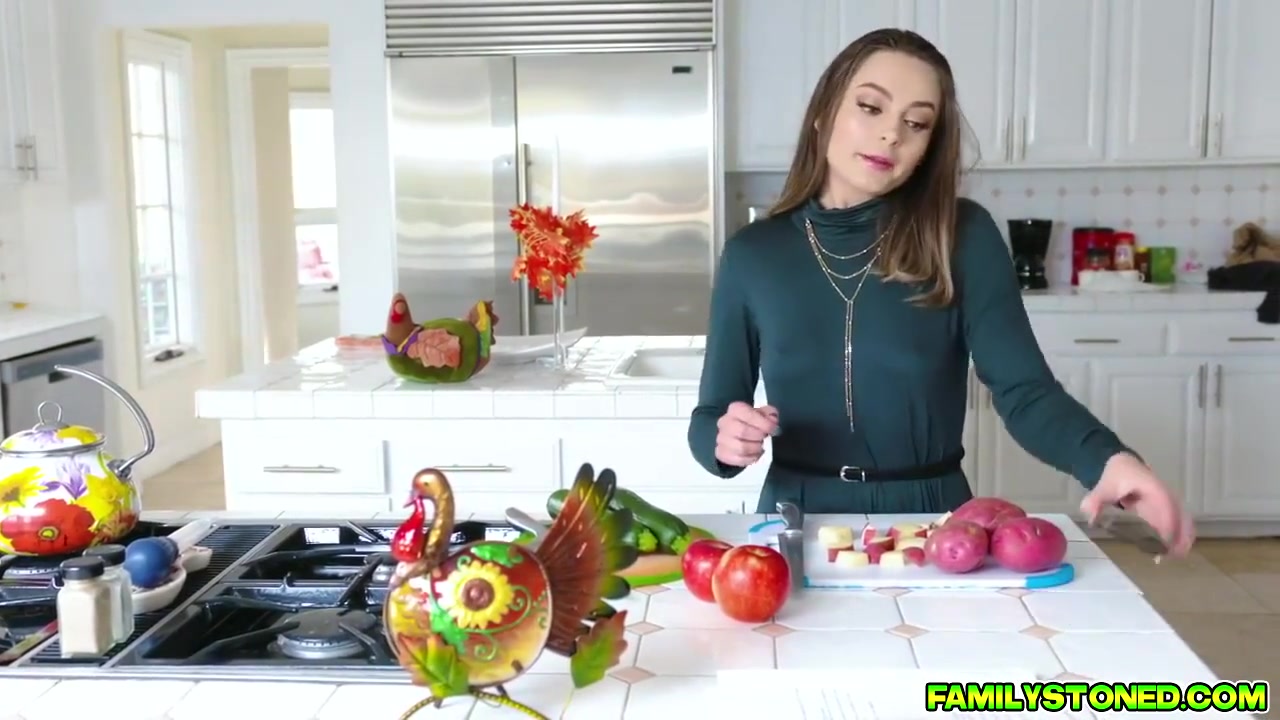 Eats Her Stepmoms Tight Pussy While Getting - Aften Opal