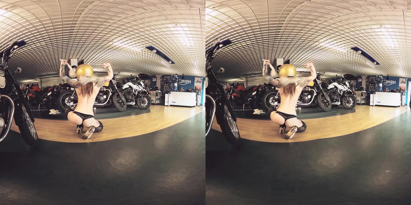 Sexy Redhead Foxy Saine is Ready to Ride