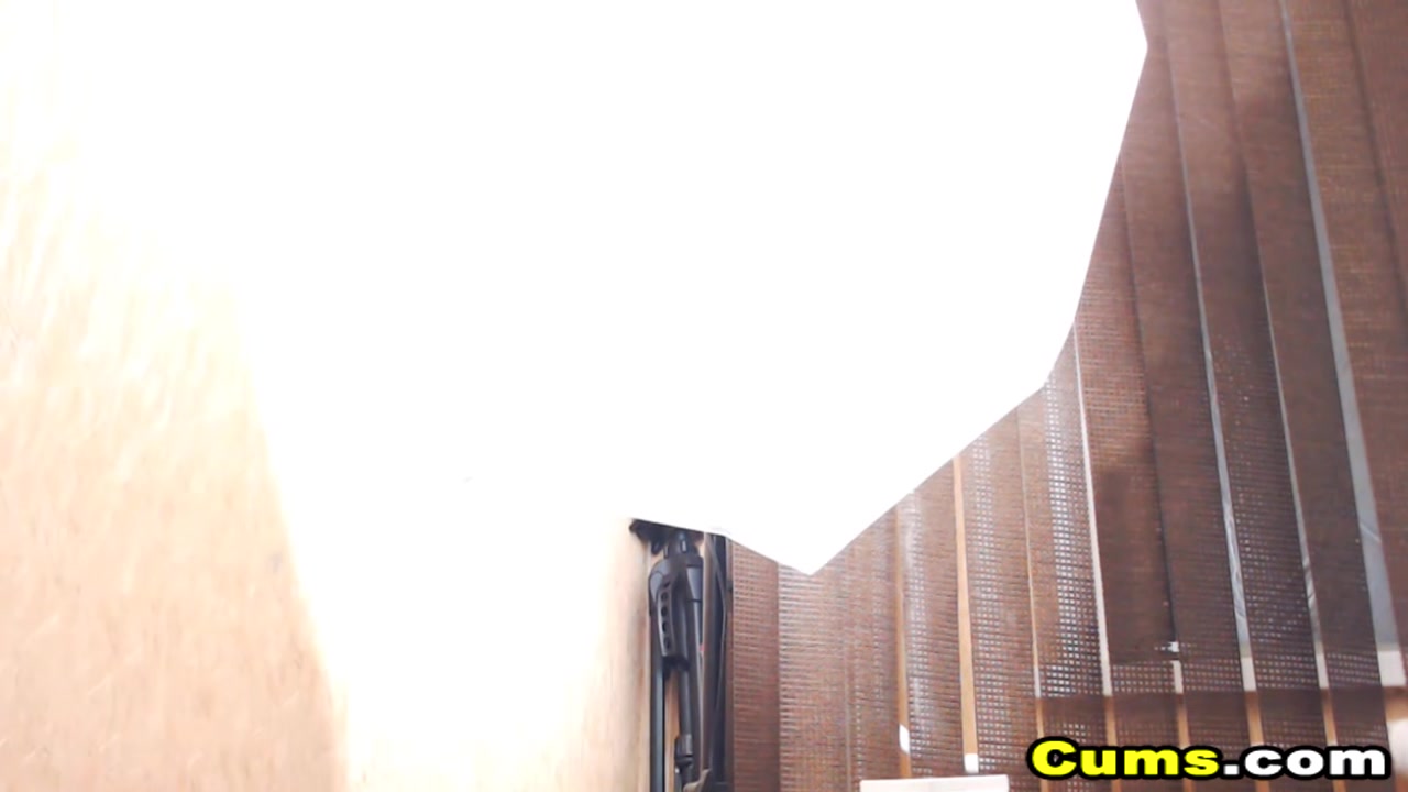 Big Tits And Ass Babe With Wet Pussy On Cam