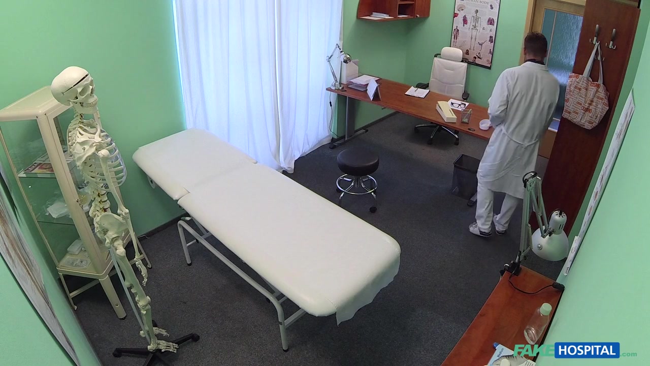 Niki in Naughty nurse tests potentially pregnant patients sensitivity levels with her talented tongue - FakeHospital