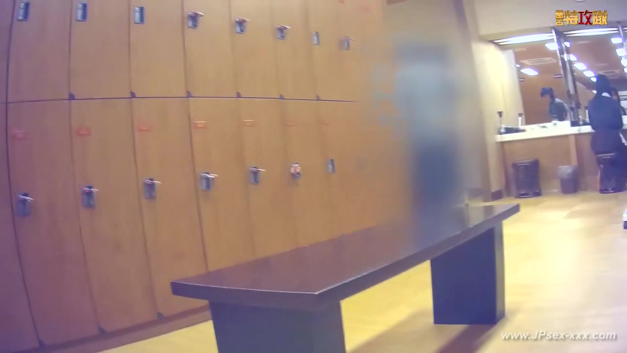 japanese public bathroom changeroom.101