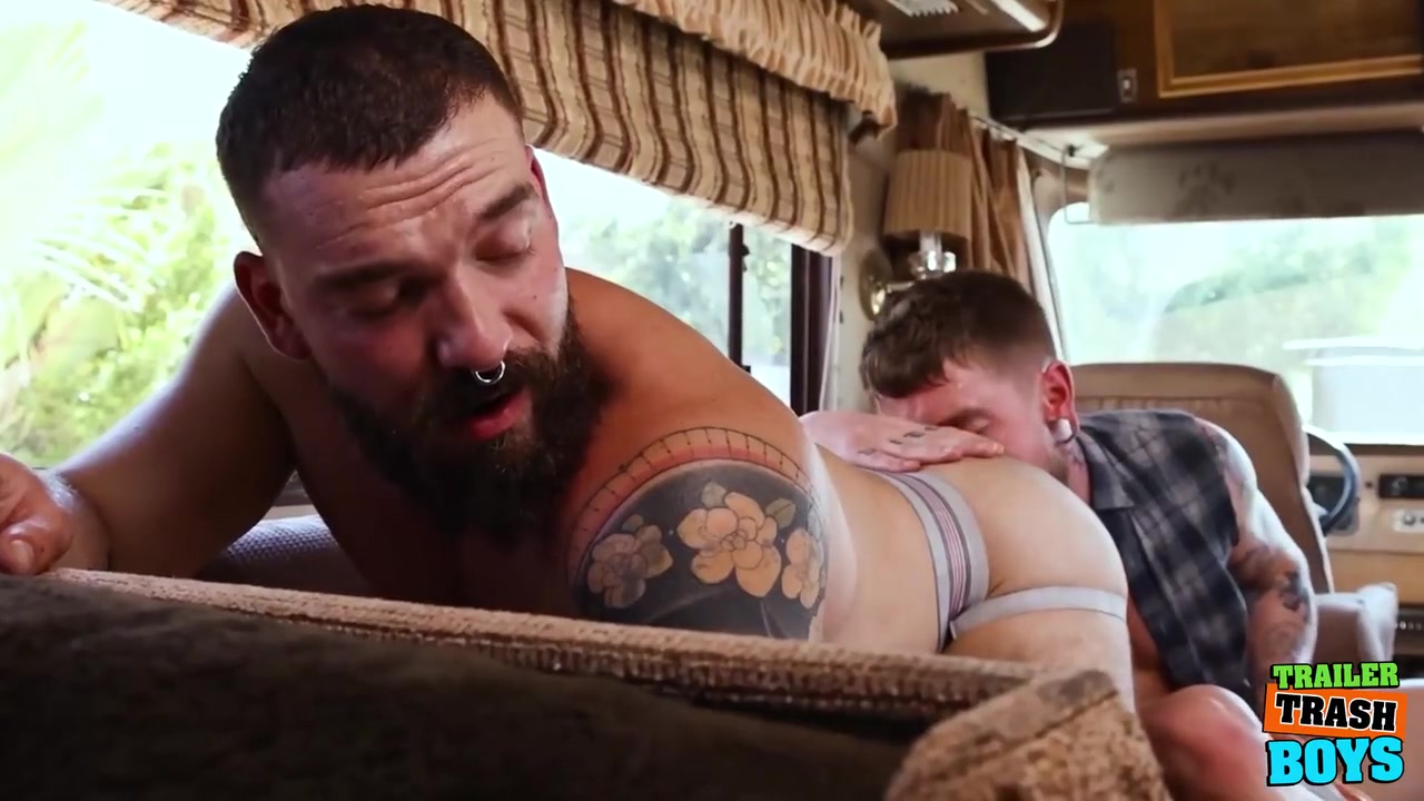 Tattooed Kinkoer Barebacked By With Colt Spence
