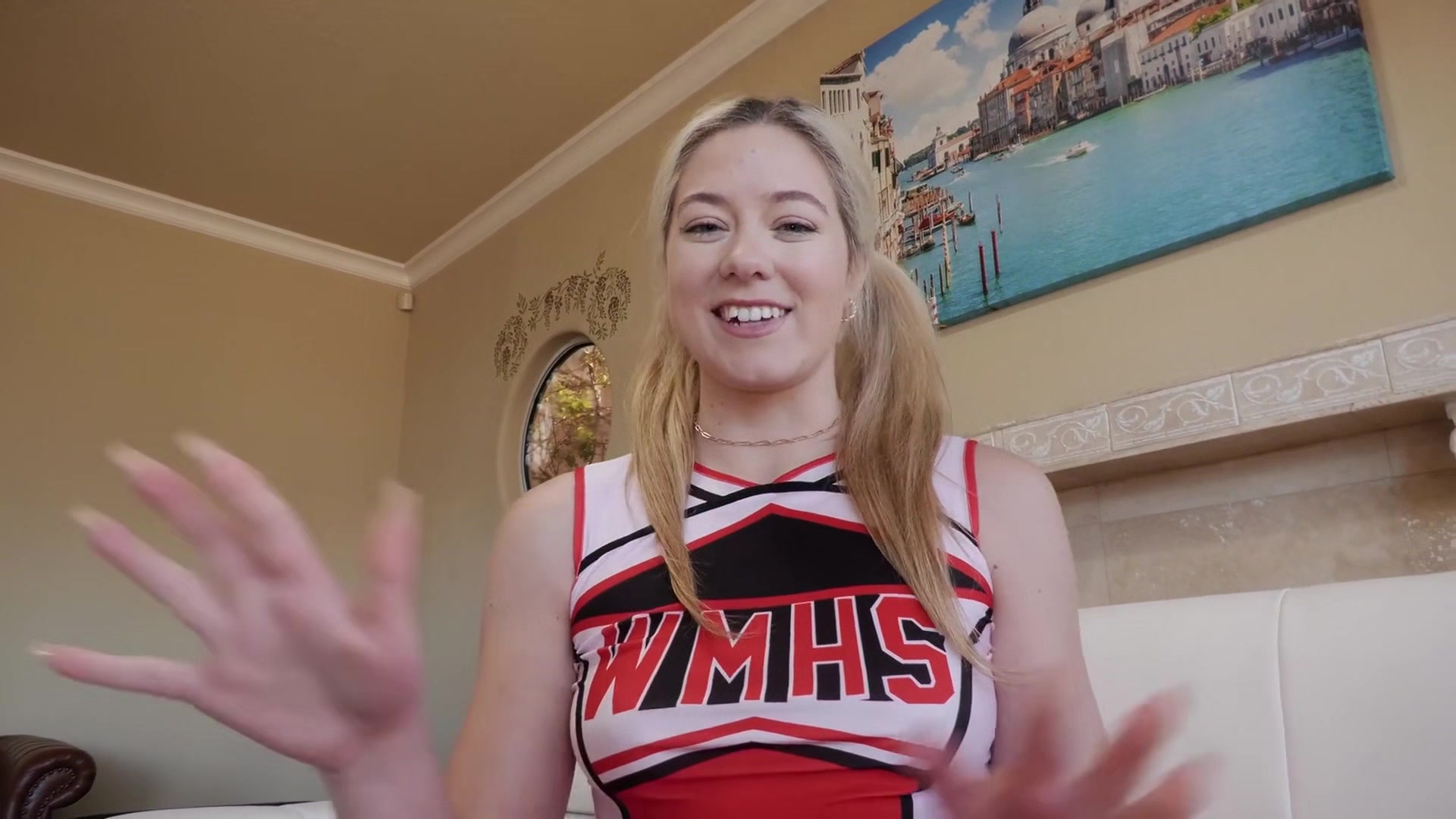 Cheerleader River Lynn Has A Big Booty