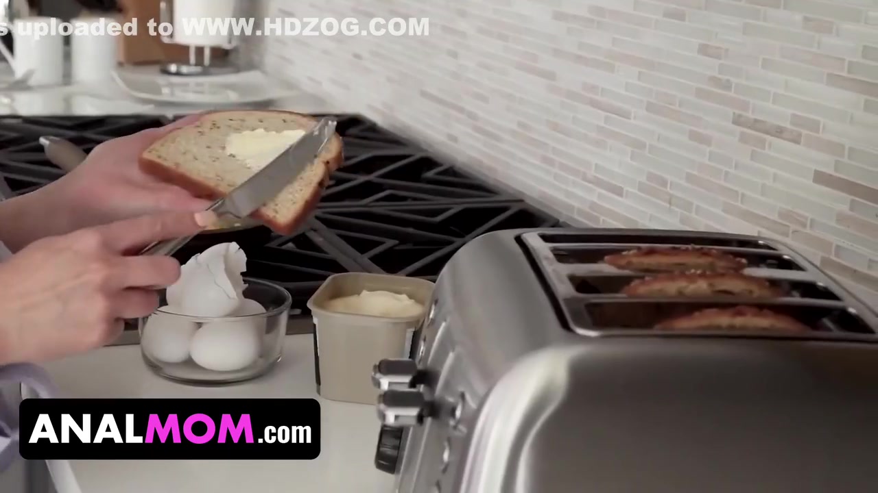 Christiana Cinn In Free Premium Video Analmom - Horny Housewife Gets Her Butthole Stuffed And Drilled On The Countertop