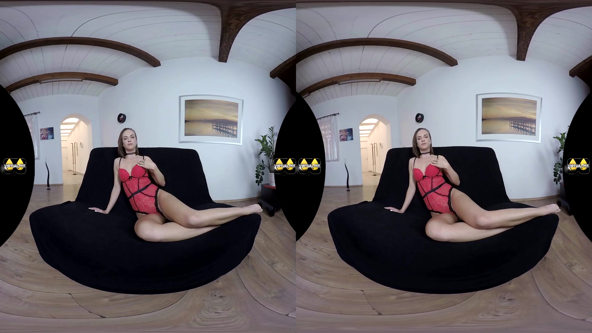 Vinna Reed in Sprinkling On The Sofa - VirtualPee
