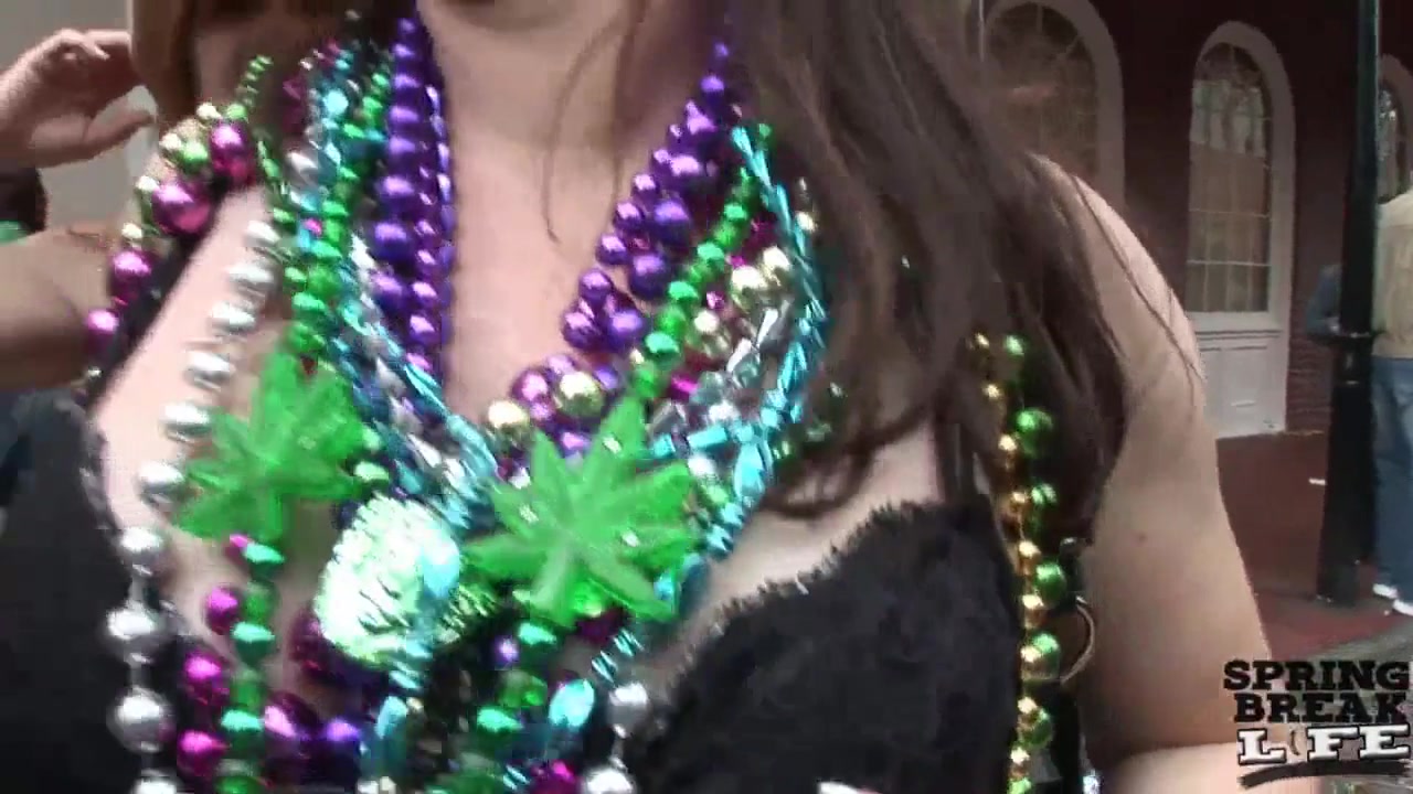 Afternoon at Mardi Gras - SpringbreakLife
