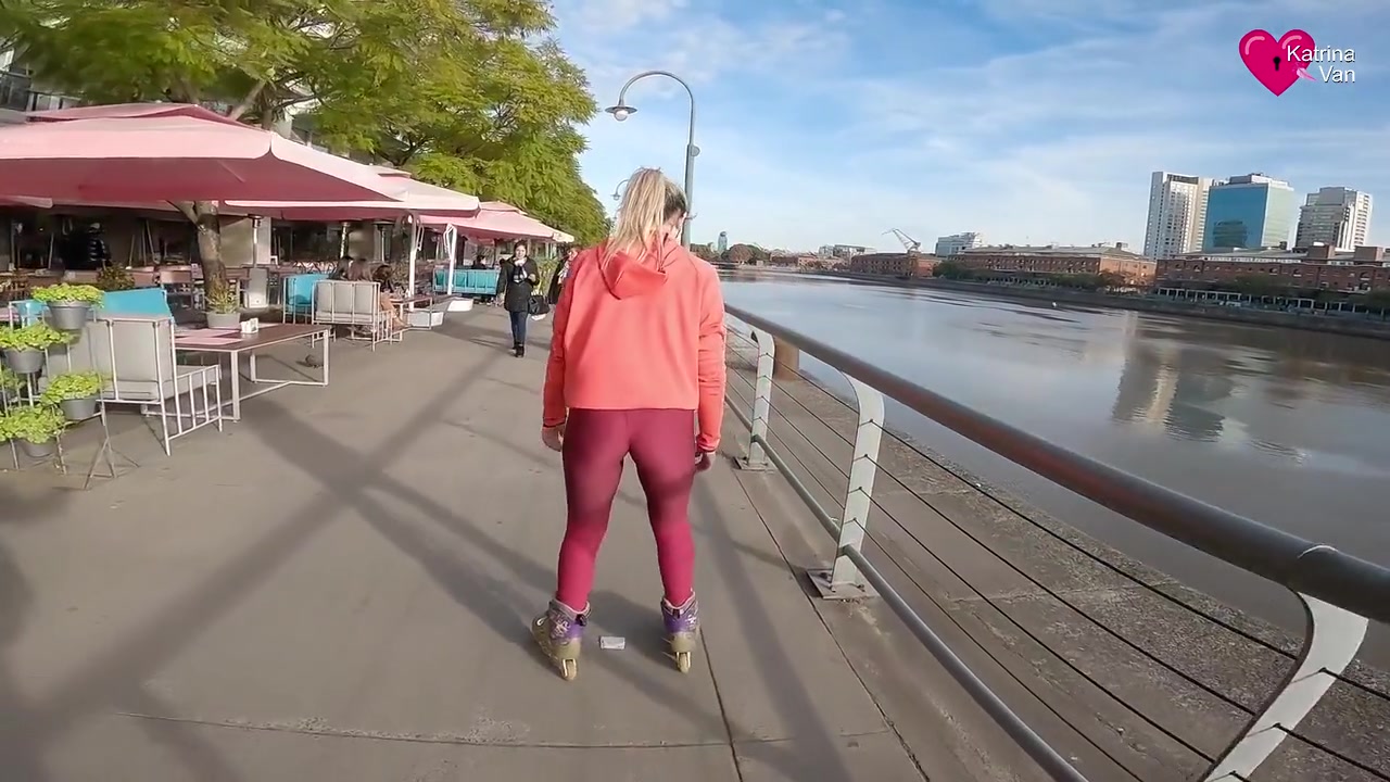 Girl On Roller Skates Gives Blowjob In Public, Cumface!