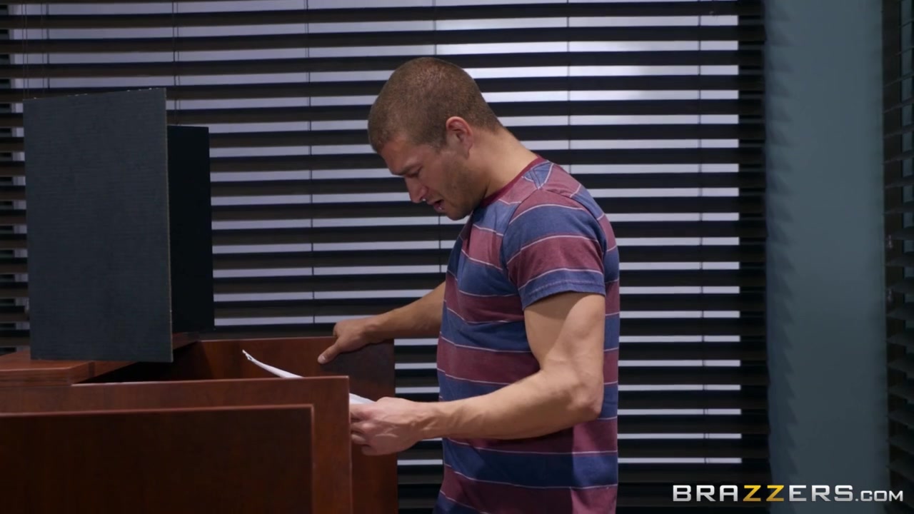 Abigail Mac & Xander Corvus in Stuffing Her Ballot Box - BRAZZERS