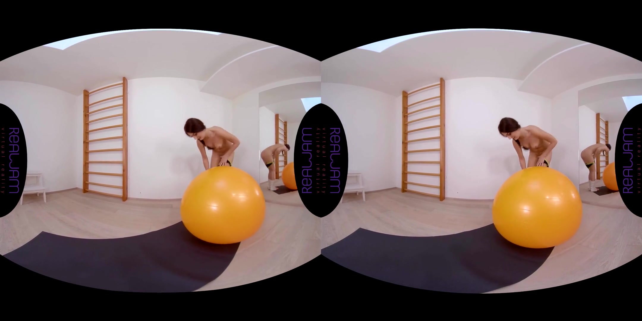Katy Rose in Golden Shower In the Gym - RealJamVR
