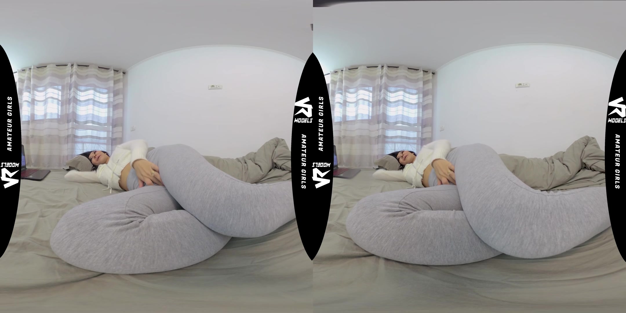 Ripped My Yoga Pants & Squirted All Over My Bed - VRVids