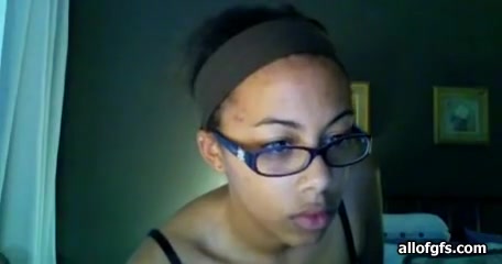 Sexy ebony girl showing body
