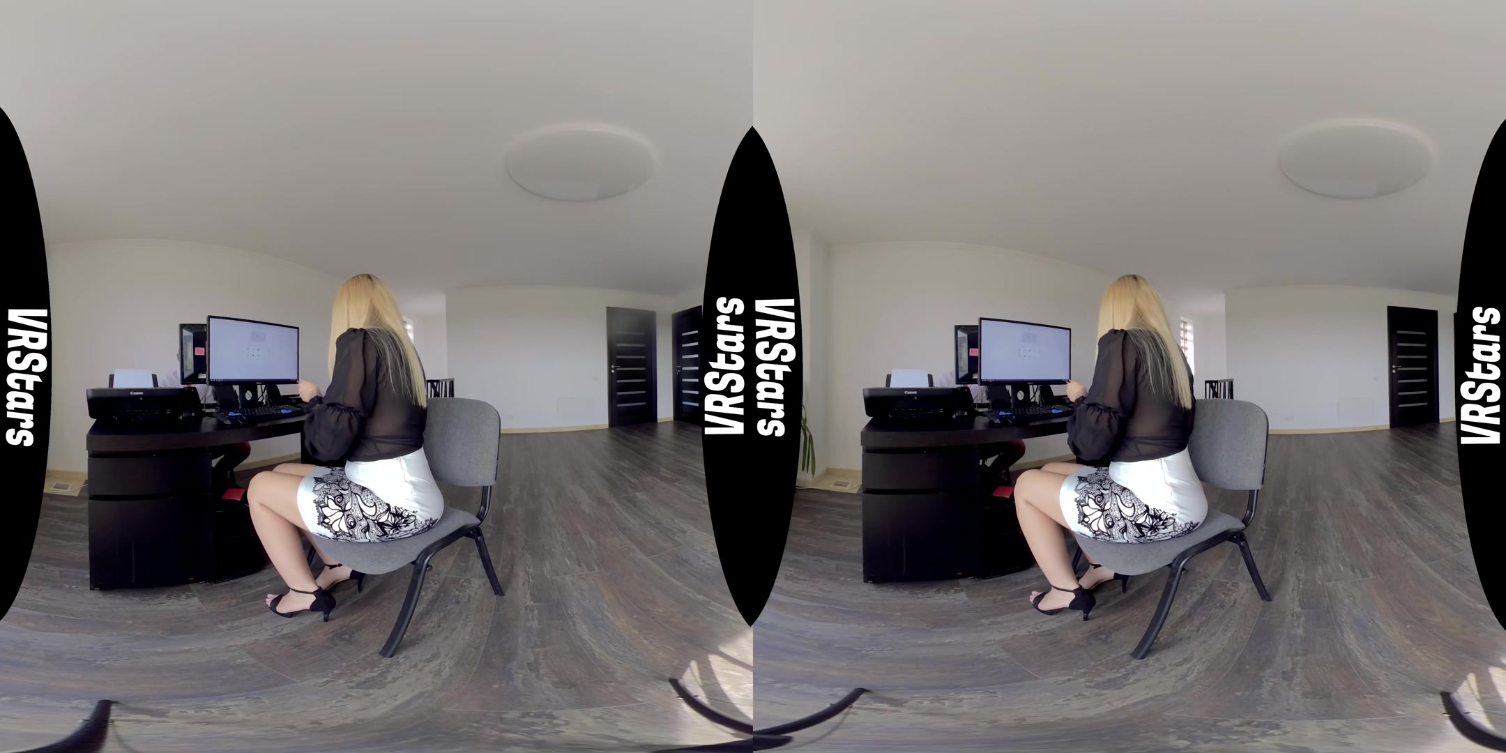 Naughty Secretary Masturbates In The Office - VRStars