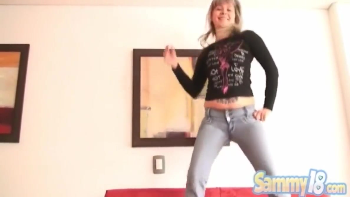 Sexy 18 Yo Masturbating Solo After Striptease