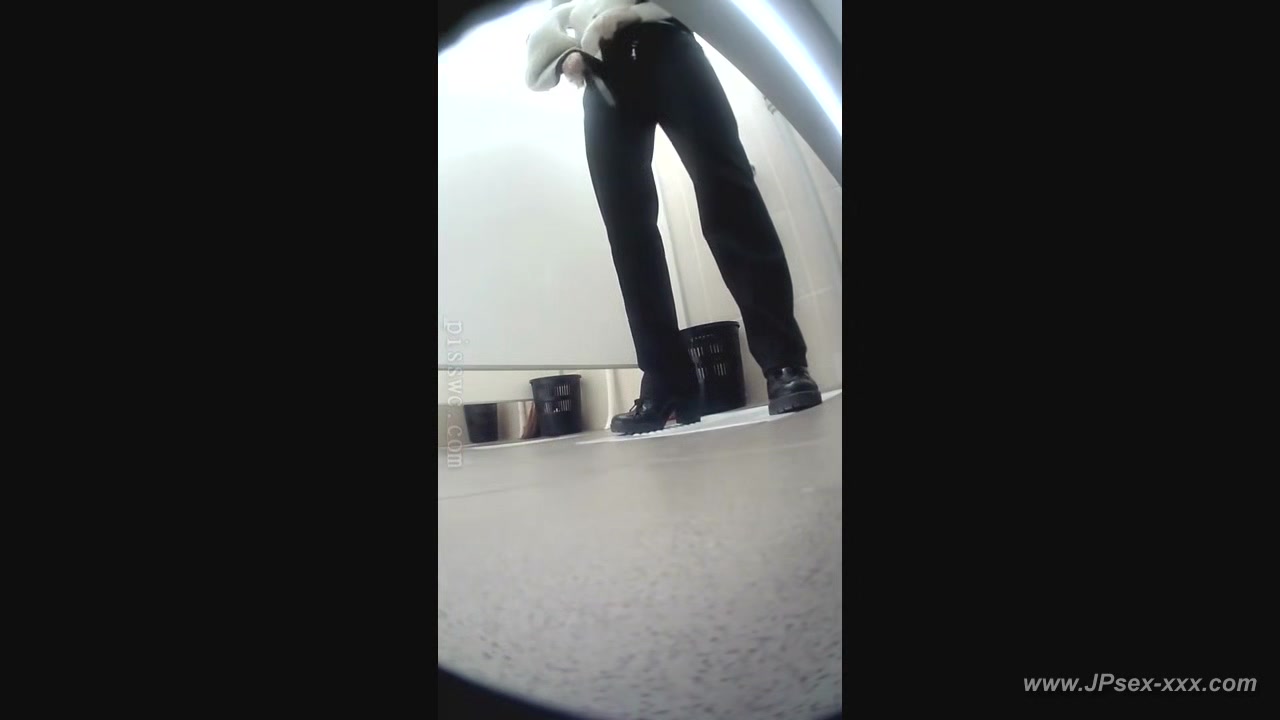 peeping blondes go to toilet.77