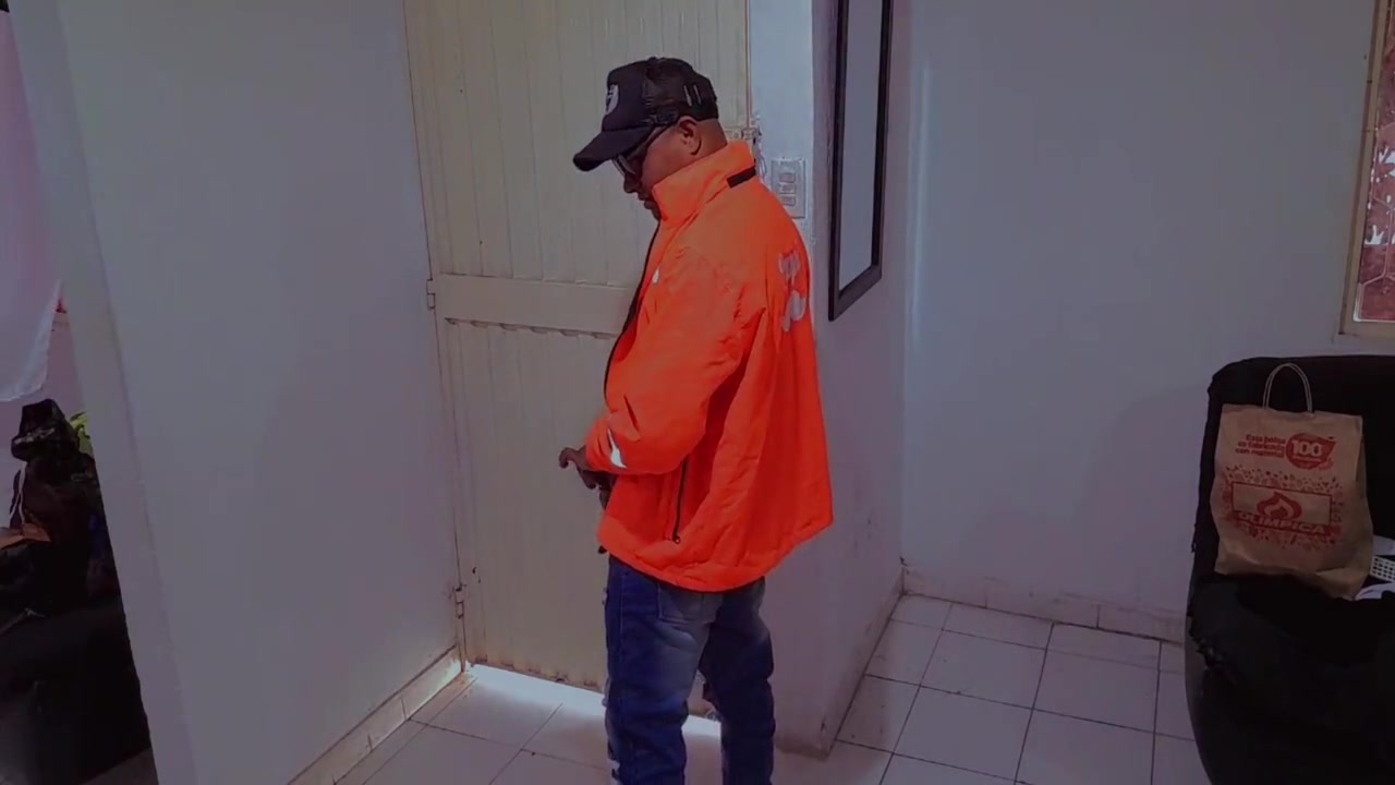 Sex With Unknown Delivery Man I Receive Him In Lingerie I Give Blowjob I Suck His Dick And He Lets Me Fuck His Pussy