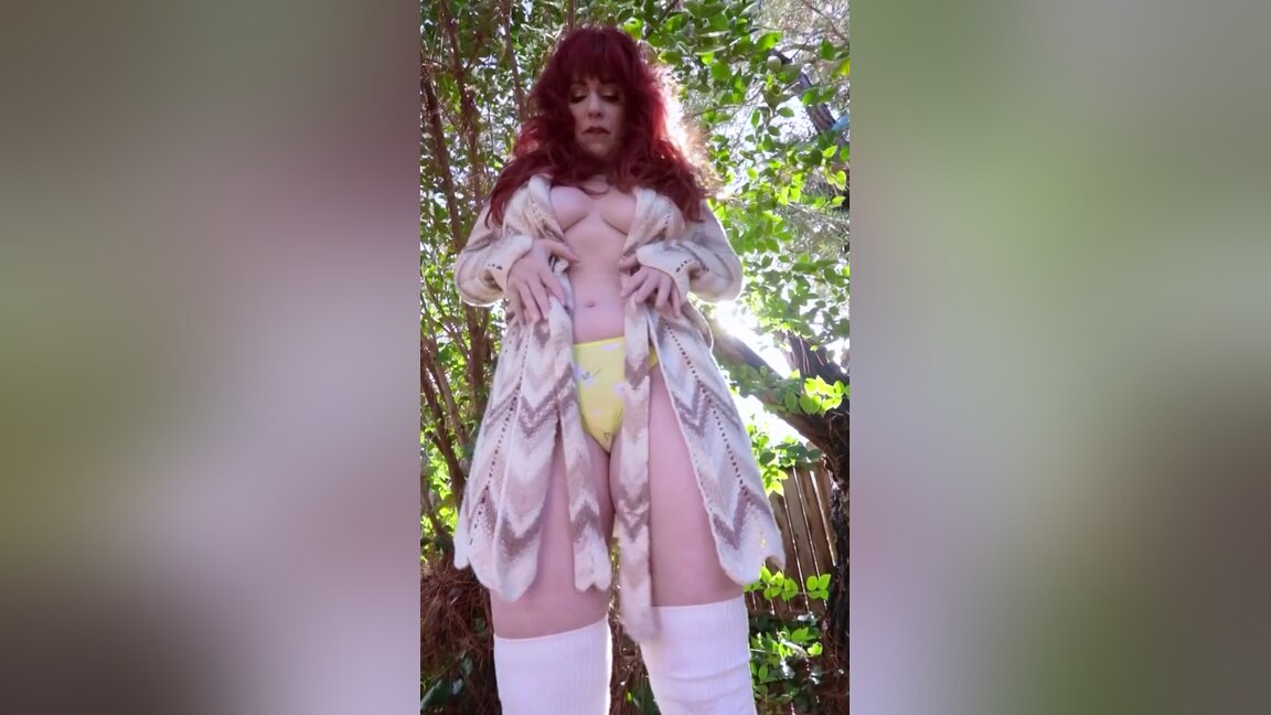 Outdoor Strip V1 - Amberspanks