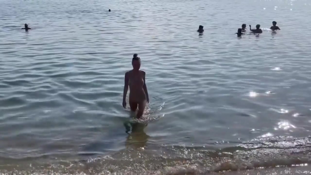 Monika Fox - Swims In The Sea And Walks Along The Beach On A Public Beach