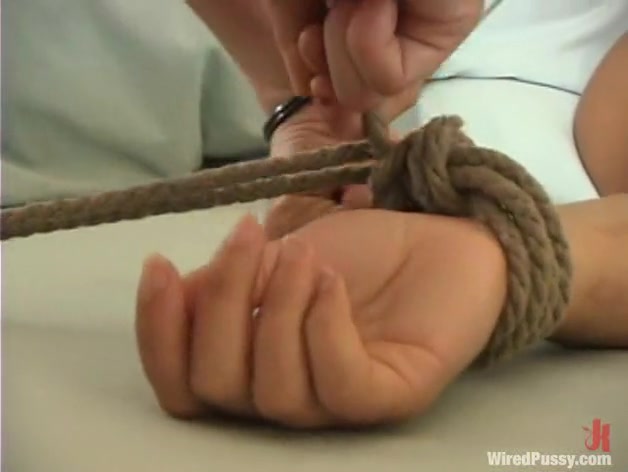 Jenya in Wiredpussy Video