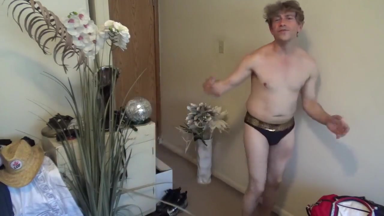 Vegas Exotic Dancer Interacts With Crowd Naked & Hard!