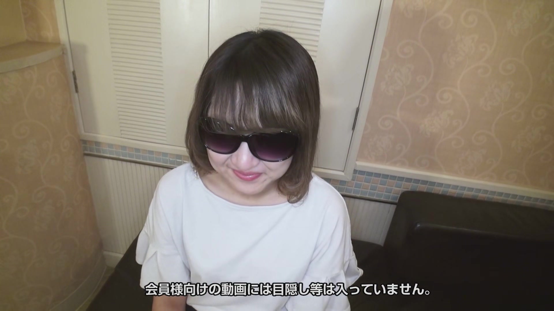 Tomoko Ogasawara Under The Big Sunglasses - 10musume
