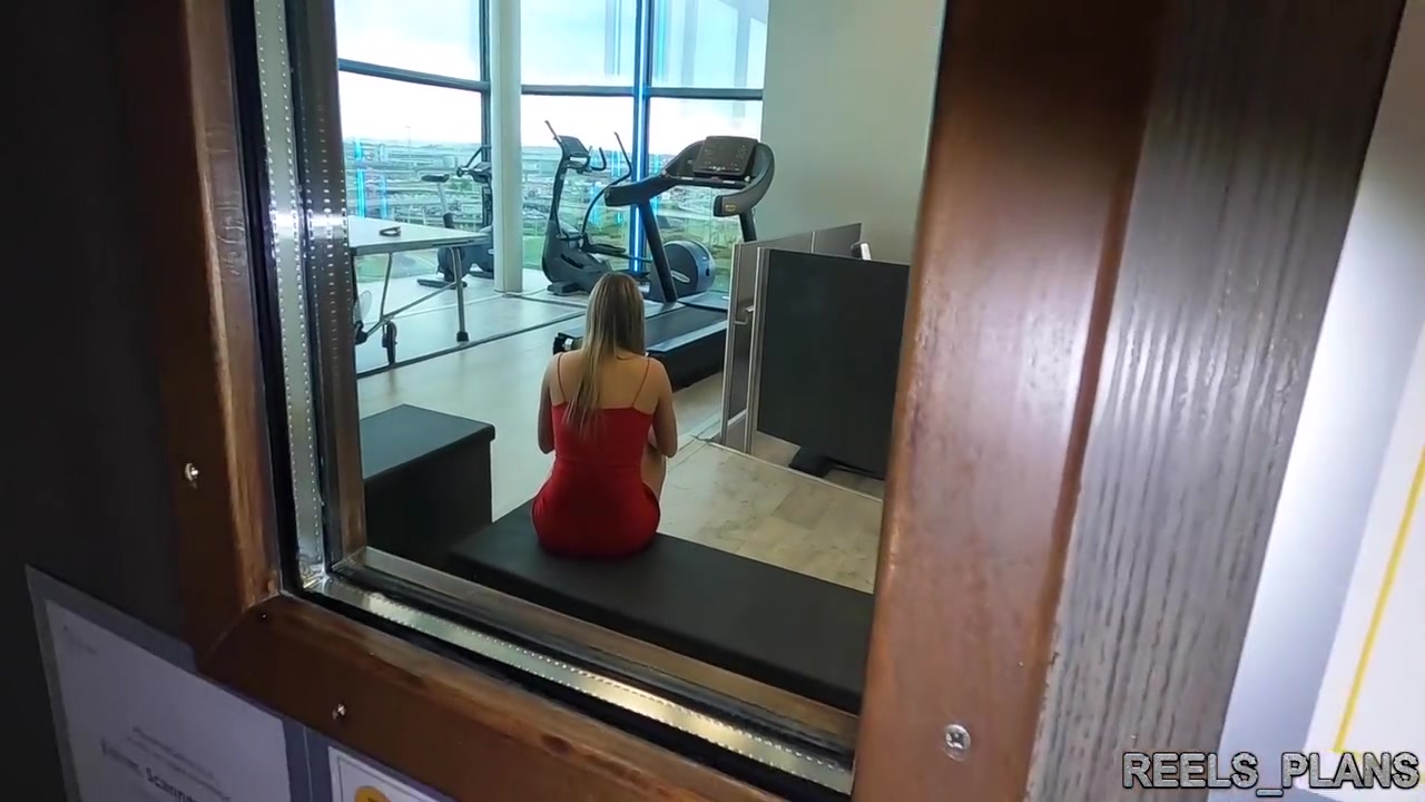 Perfect Ass Spanish Dancer Gets Fucked Hard In The Gym And At The Hotel By A Producer