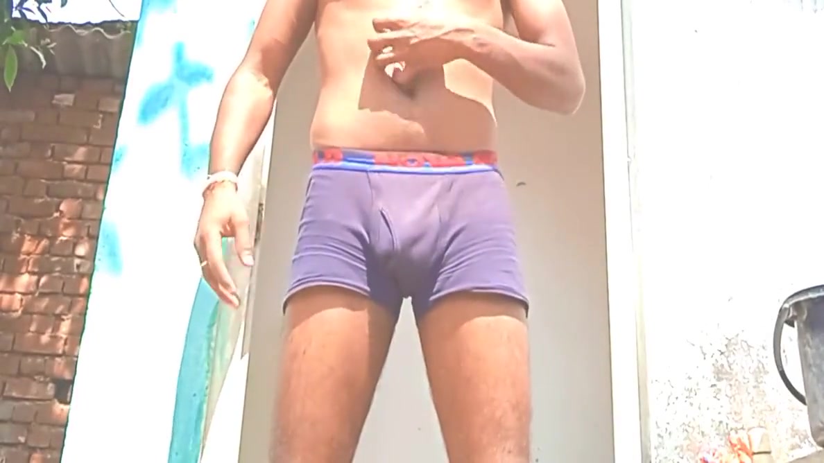 Neighbor Was Shaking Alone In The House After Seeing The Girls Pussy