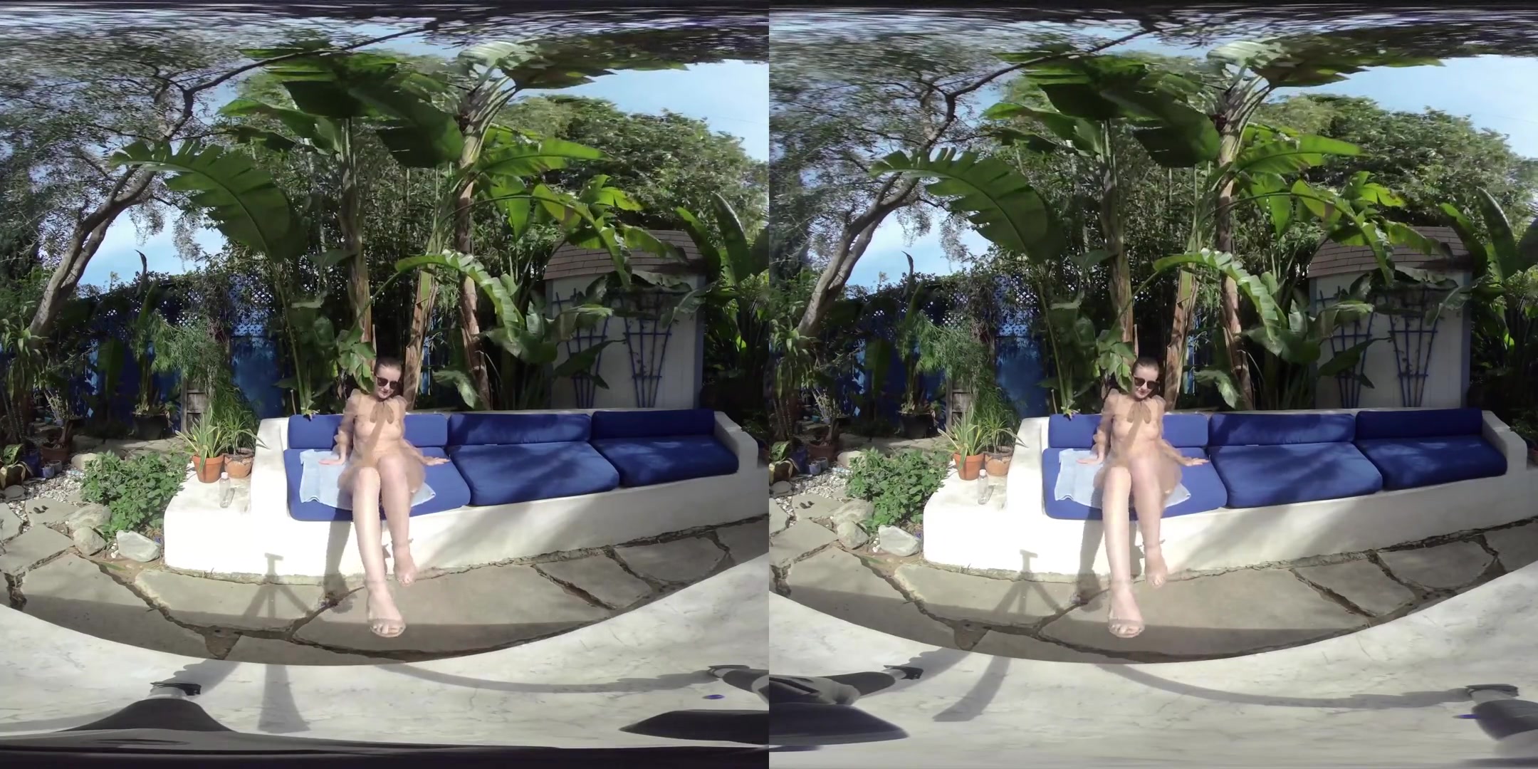 Oasis - Amazing Amateur Star Emily Bloom Outdoor Solo