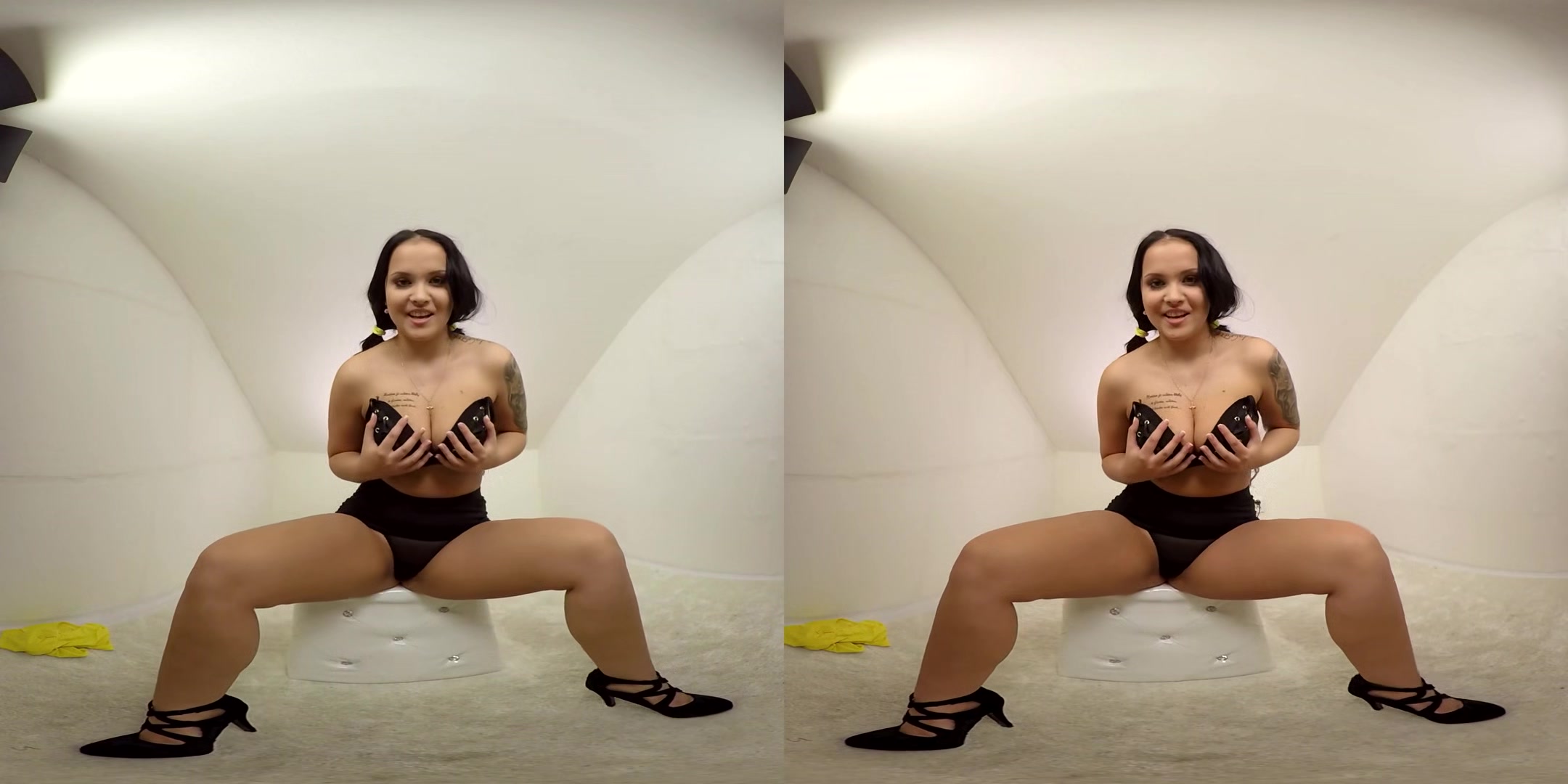 Latina Babe Jennifer Mendez Cums - Busty Shaved Toying