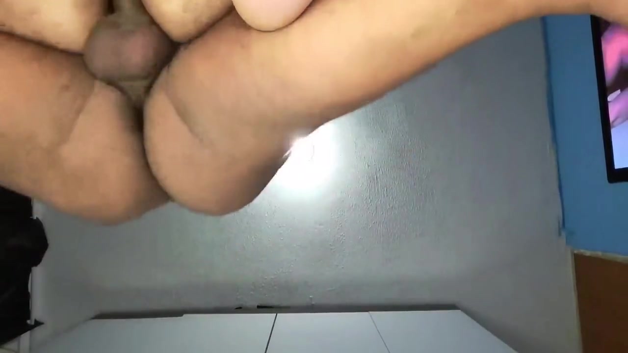 Depois De Um Dia Puxado Na Faculdade Nada Melhor Que Meter A Piroca No Rabo Do Amigo E Encher Ele De Leite . 17 Min