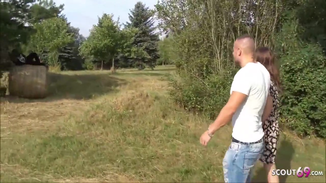 Freddy Gong - Outdoor Dreier Fuer Deutsche Studentin Mit Mega Schwanz Fluechtling Und Seinem Freund - German Interracial 11 Min