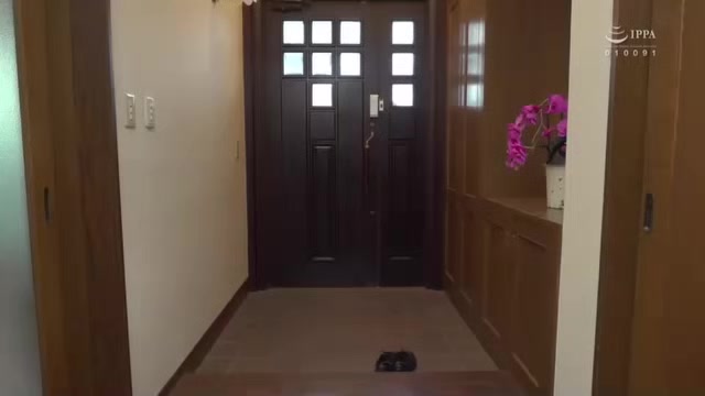 05186,A bitch is fully exposed during sex!