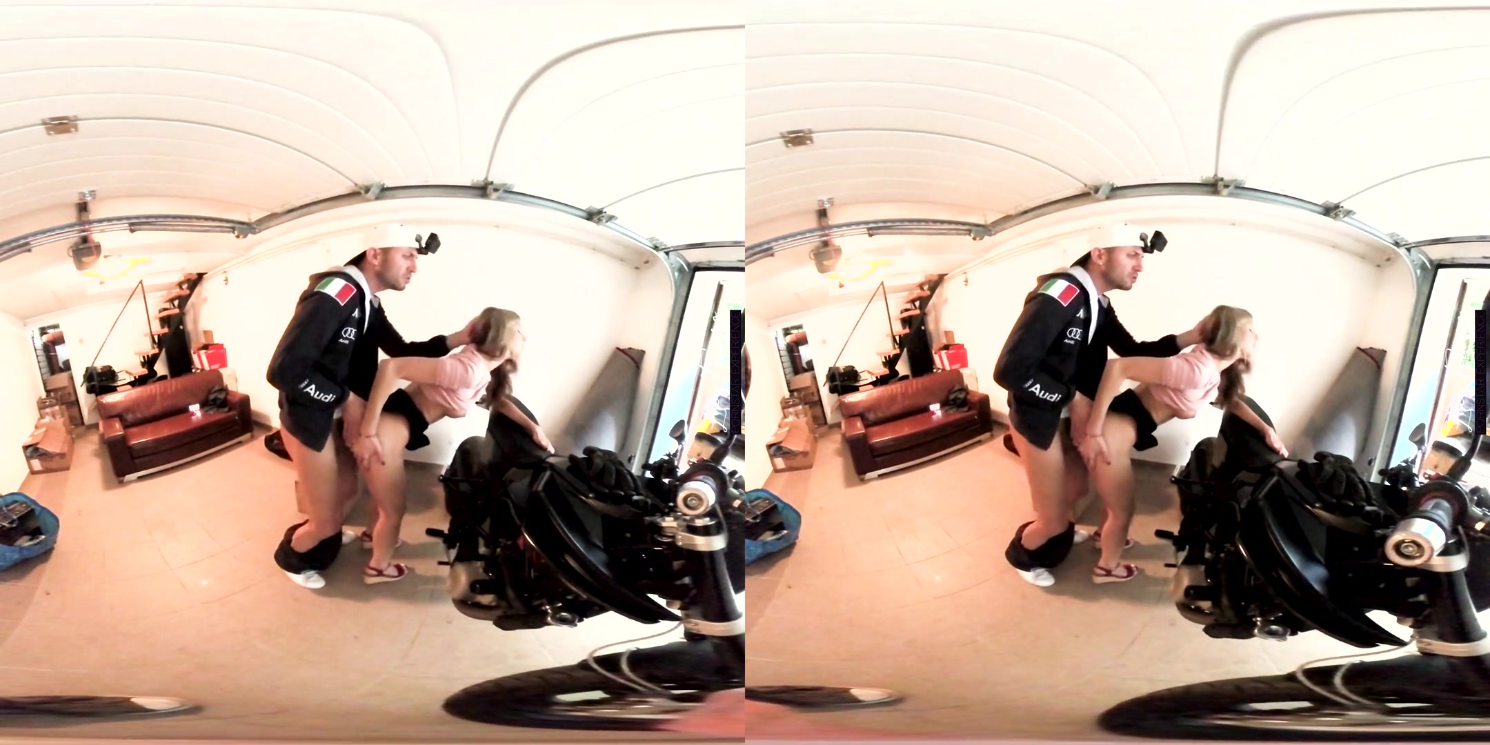 Gina Gerson in The Garage - version - perVRt