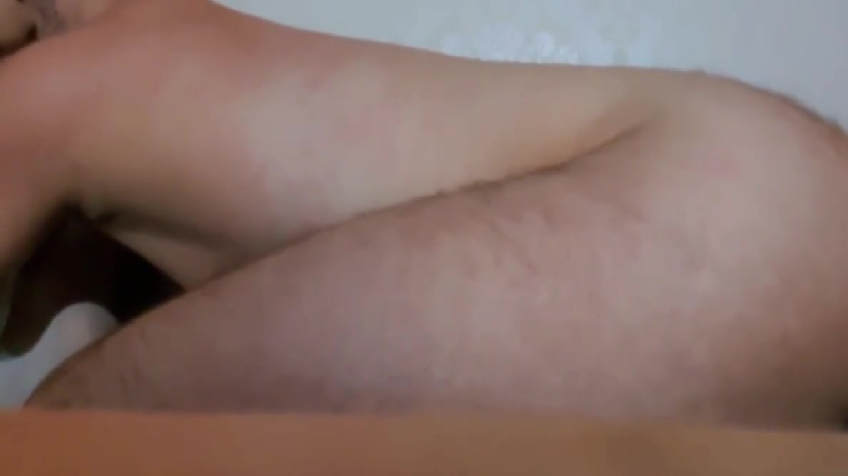 Young Dude Eats Sissy Pussy