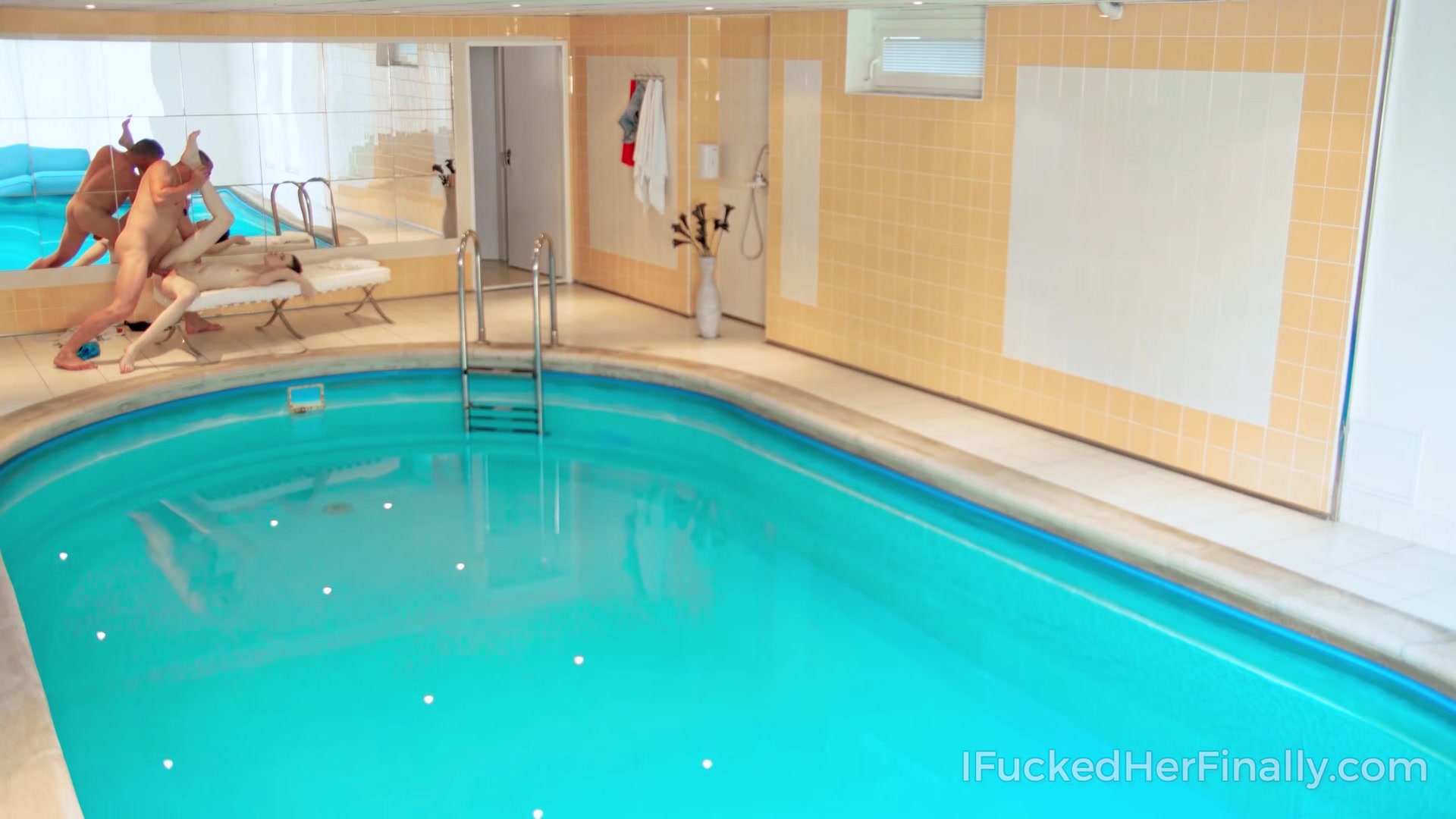 I Fucked Her Finally - Hottie orgasms in the spa