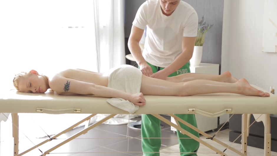 Hot massage fuck makes cute Tori crave for more