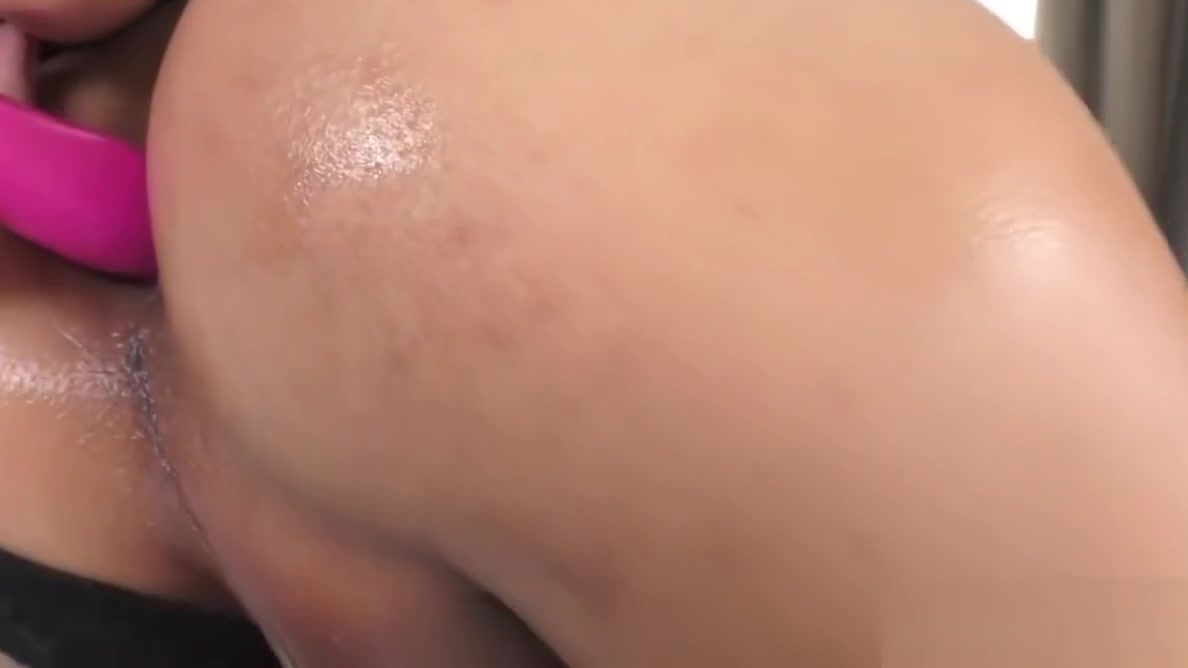 Ladyboy Pat toying her asshole