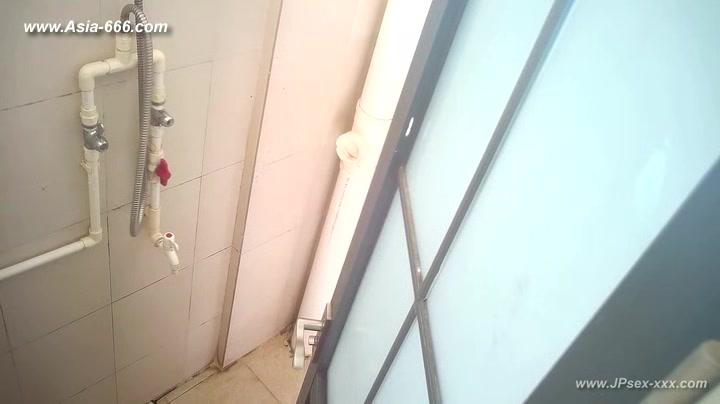 peeping chinese girls bathing.27