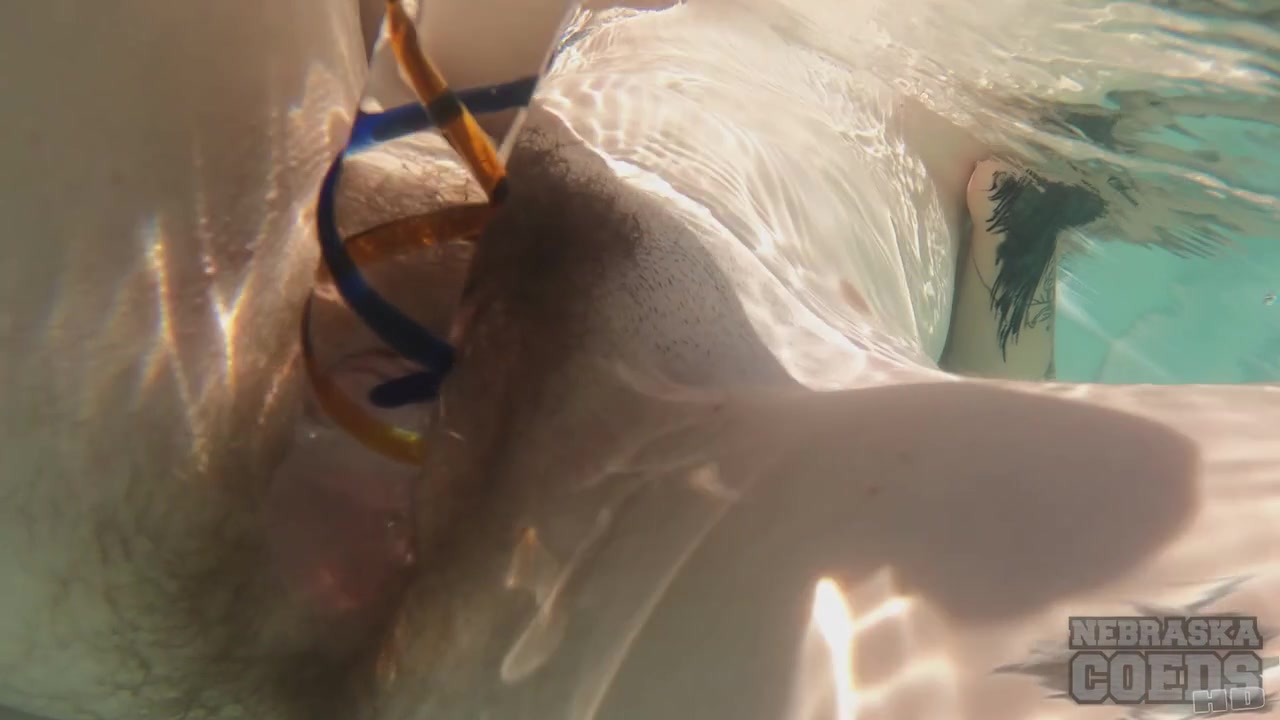 Brilla Underwater Jacuzzi Masturbating With Hairy Pussy