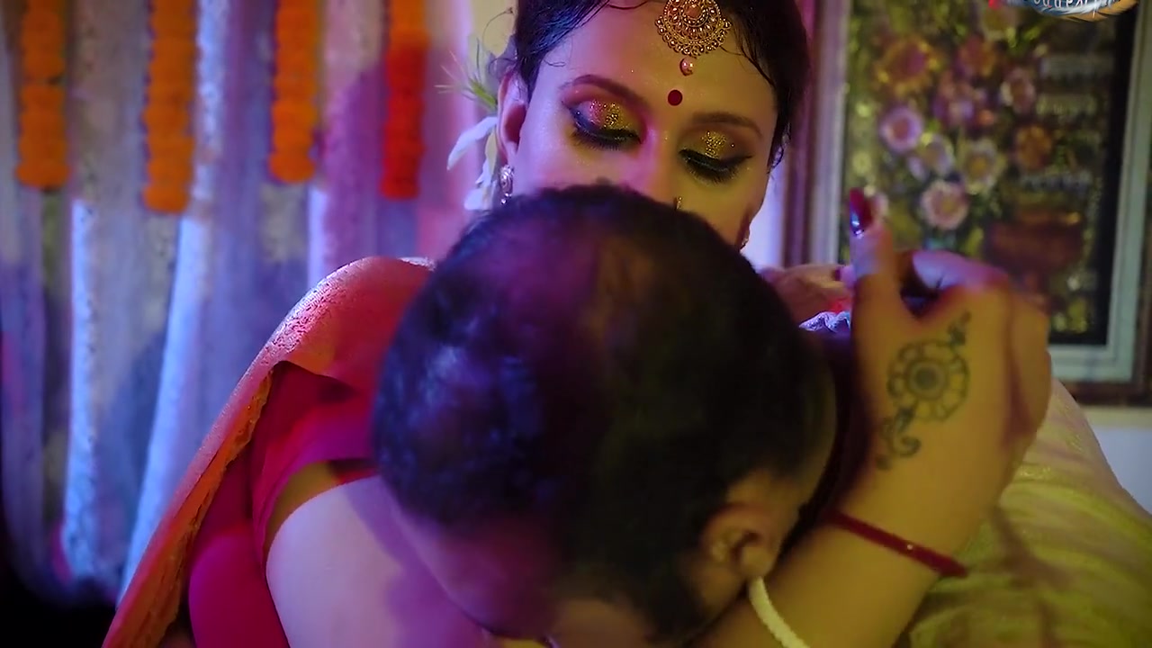 Mallu Vargabi Bhabhi 1st Weeding Night With Her Servent And Anal Sex