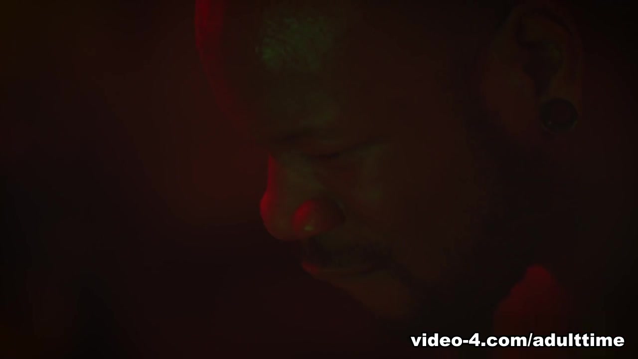 Lina Bembe & Parker Marx in Hook-Ups