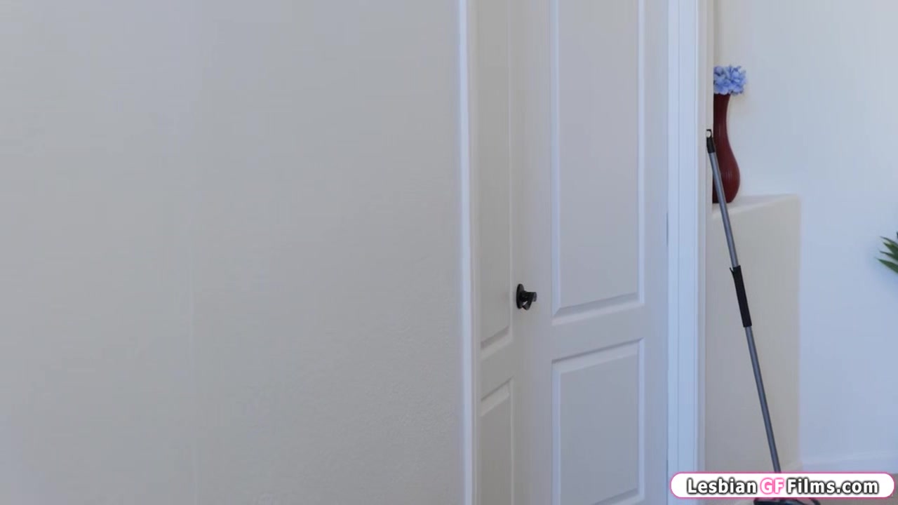 Big tits lesbian babe licking and facesitting milf roommate