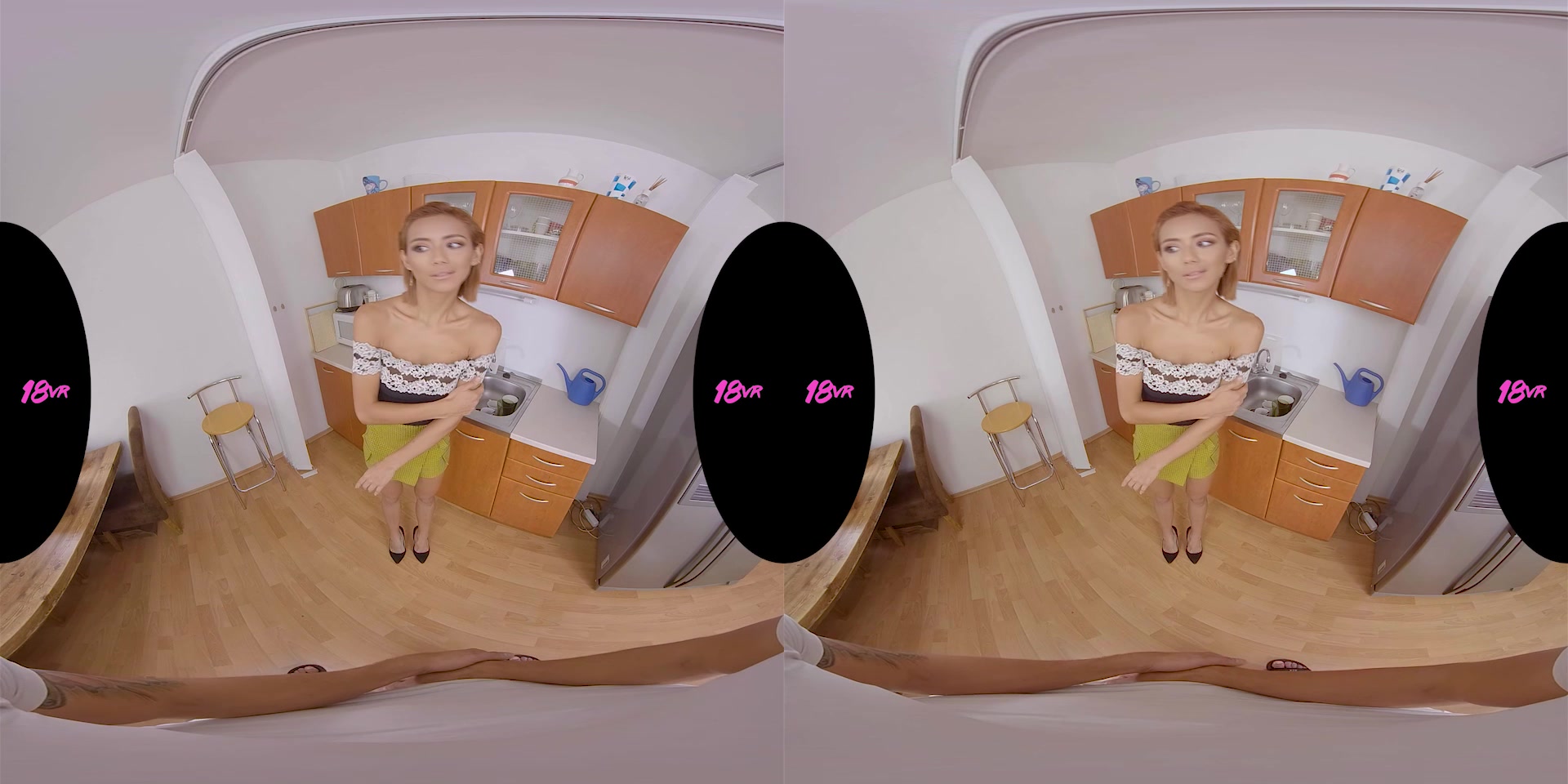 Veronica Leal in Cafe Crema - 18VR