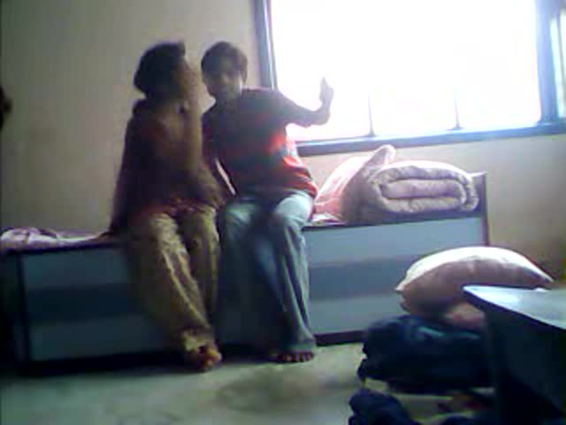 Amateur sex cam records an Indian couple fucking